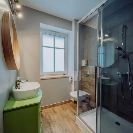 4m Apartment